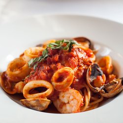 Pasta With Shrimp and Tomato Sauce